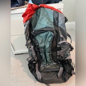 The North Face W terra 40 backpack, used only once,excellent condition